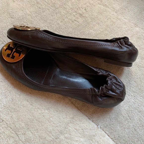 Tory Burch 💕Reva Brown Leather Emblem Logo Flats - Picture 5 of 8